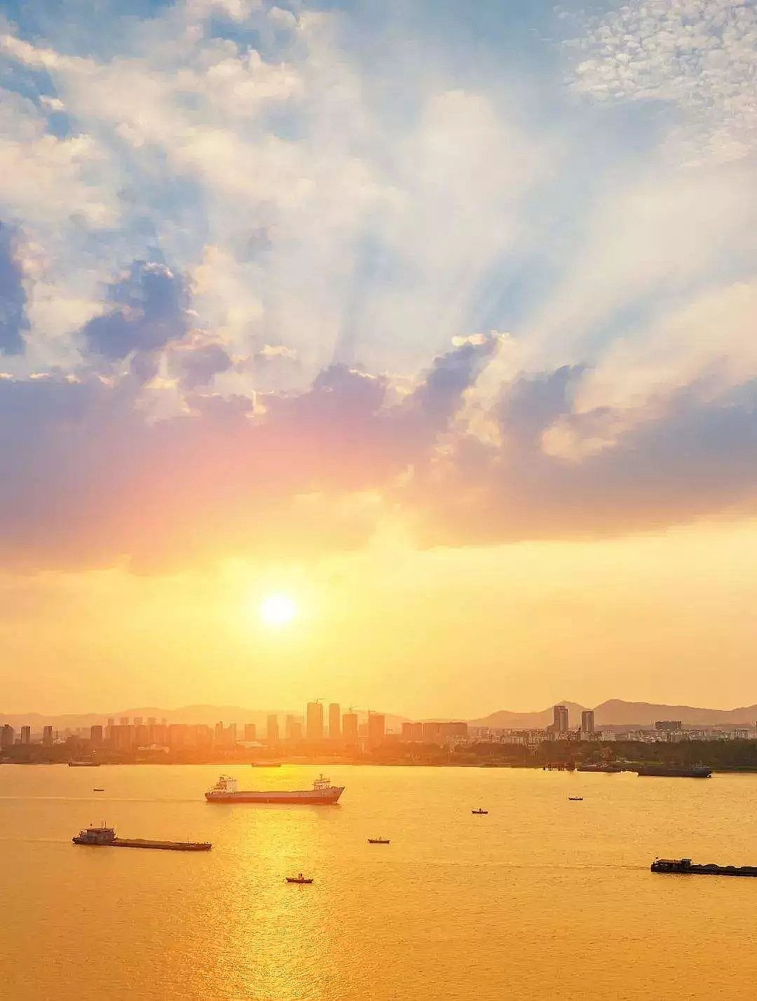 纖維球濾料生產廠家沿江化工園區應設有統一的建設和排放標準