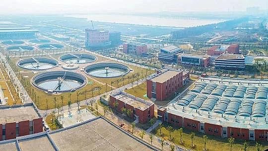 新款多面空心球填料生產(chǎn)廠家這些污水廠披上“光伏”外衣,你看好新模式的前景嗎?